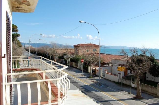 Hotel Eden Follonica Eksteriør bilde